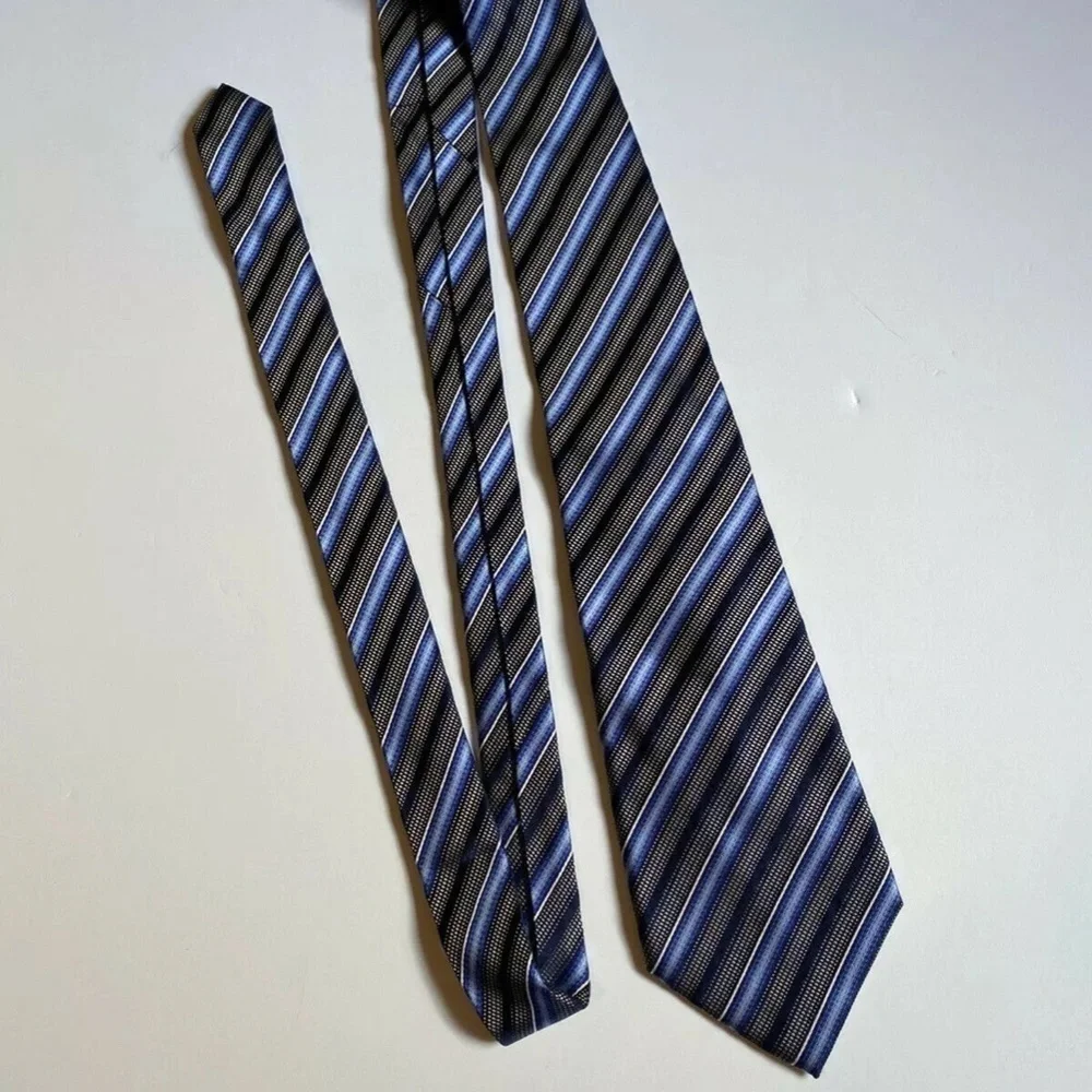 Alfani Mens Tie Blue Stripes Elegant 100% Silk Handmade